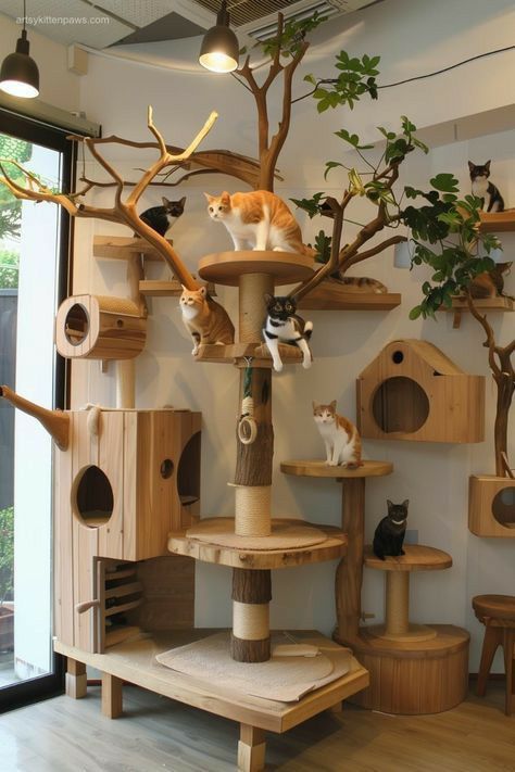 CAT  TREE / CAT SCRAPER